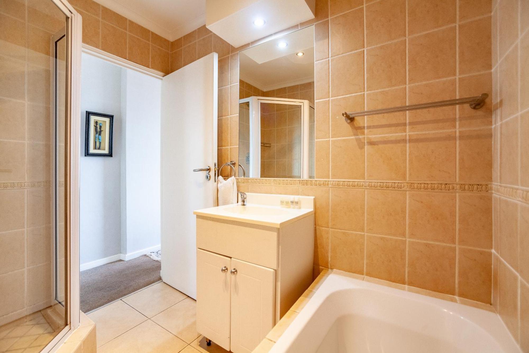 Luxury Ocean View Beachfront 2 Bed Apartment -206 The Waves, Blouberg, Cape Town Bloubergstrand Exterior photo