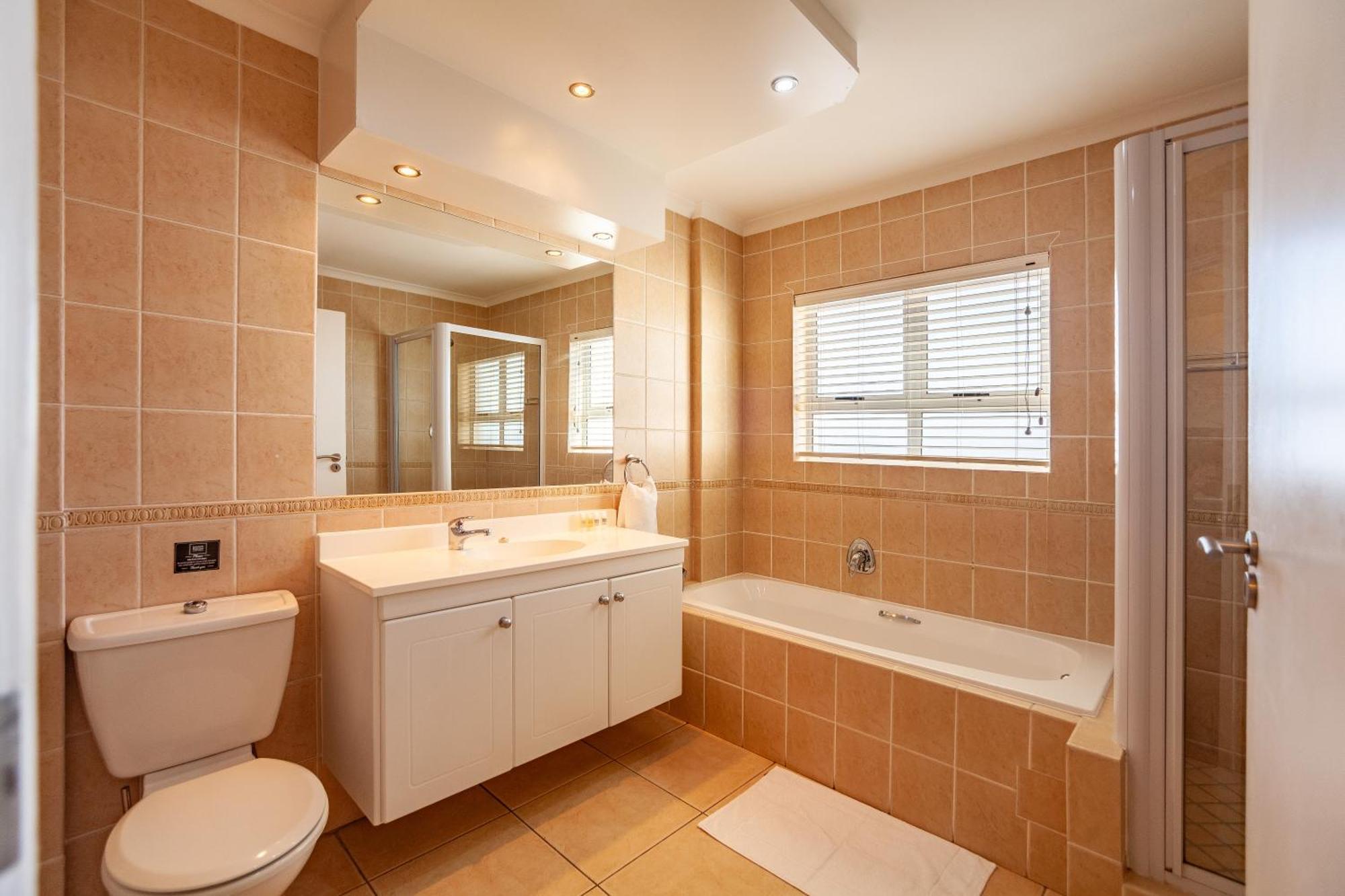 Luxury Ocean View Beachfront 2 Bed Apartment -206 The Waves, Blouberg, Cape Town Bloubergstrand Exterior photo